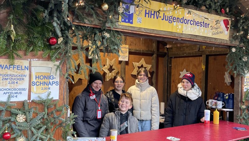 2023 12 03 Waffelstand des Jugendorchesters am Muggensturmer Weihnachtsmarkt