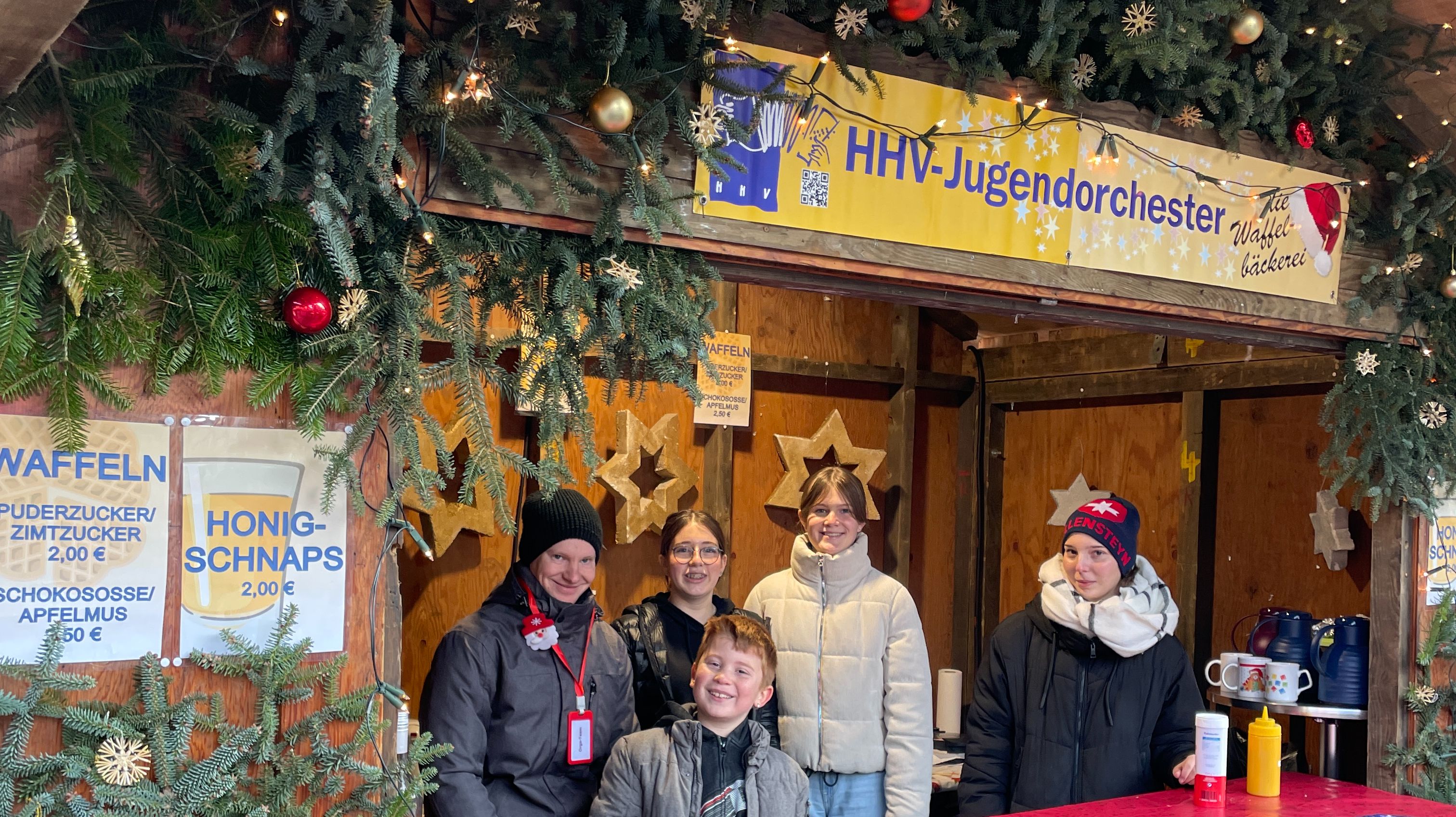 2023 12 03 Waffelstand des Jugendorchesters am Muggensturmer Weihnachtsmarkt